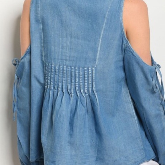 π Cold Shoulder Denim Tassel Top - Picture 3 of 6